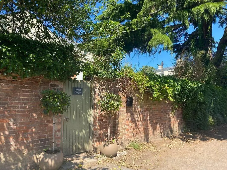 Dorset Villa Flat 1 At Pittville Lawn GLOUCESTERSHIRE